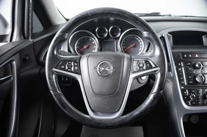 Седан Opel Astra 2012 года, 789000 рублей, Пермь