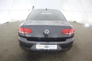 Седан Volkswagen Passat 2018 года, 2020000 рублей, Орёл