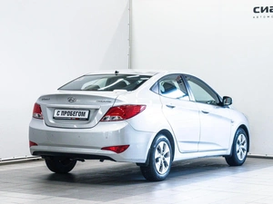 Седан Hyundai Solaris 2015 года, 1035000 рублей, Красноярск