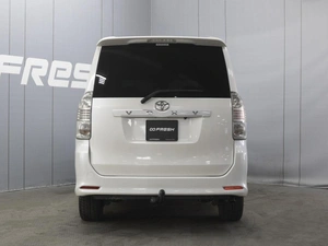 Минивэн Toyota Voxy 2010 года, 1350000 рублей, Омск