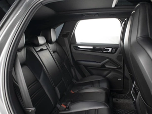 Внедорожник Porsche Cayenne 2018 года, 6980000 рублей, Омск