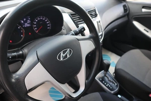 Хэтчбек Hyundai Solaris 2012 года, 850000 рублей, Мирное