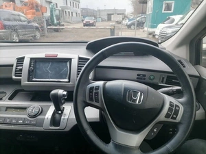 Минивэн Honda Freed 2013 года, 960000 рублей, Красноярск