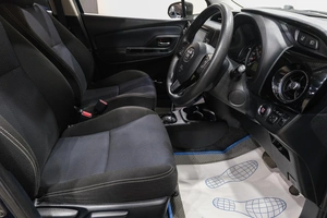 Хетчбэк Toyota Vitz 2018 года, 999000 рублей, Новокузнецк