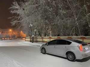 Лифтбек Toyota Prius 2013 года, 900000 рублей, Красноярск