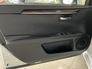 Седан Lexus ES 2014 года, 1997000 рублей, Солонцы