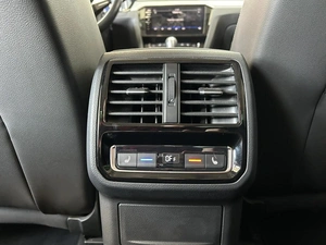 Седан Volkswagen Passat 2020 года, 1986000 рублей, Смоленск