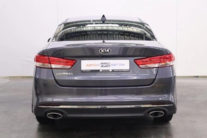 Седан Kia Optima 2018 года, 1660000 рублей, Брянск