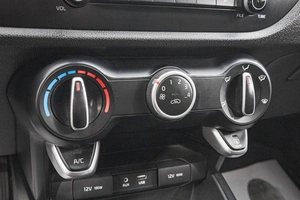 Хетчбэк Kia Rio X-Line 2020 года, 1049000 рублей, Барнаул