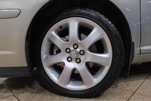 Седан Toyota Avensis 2004 года, 699000 рублей, Новокузнецк