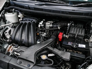 Хетчбэк Nissan Tiida 2011 года, 840000 рублей, Красноярск