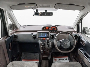 Минивэн Toyota Spade 2012 года, 1000000 рублей, Красноярск