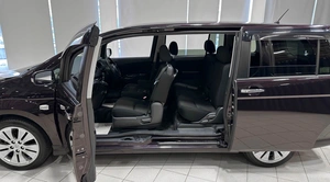 Минивэн Toyota Isis 2012 года, 1297000 рублей, Красноярск