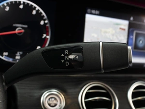 Седан Mercedes-benz E-класс 2018 года, 3700000 рублей, Омск