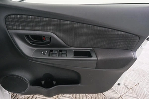 Хетчбэк Toyota Vitz 2019 года, 1119000 рублей, Красноярск