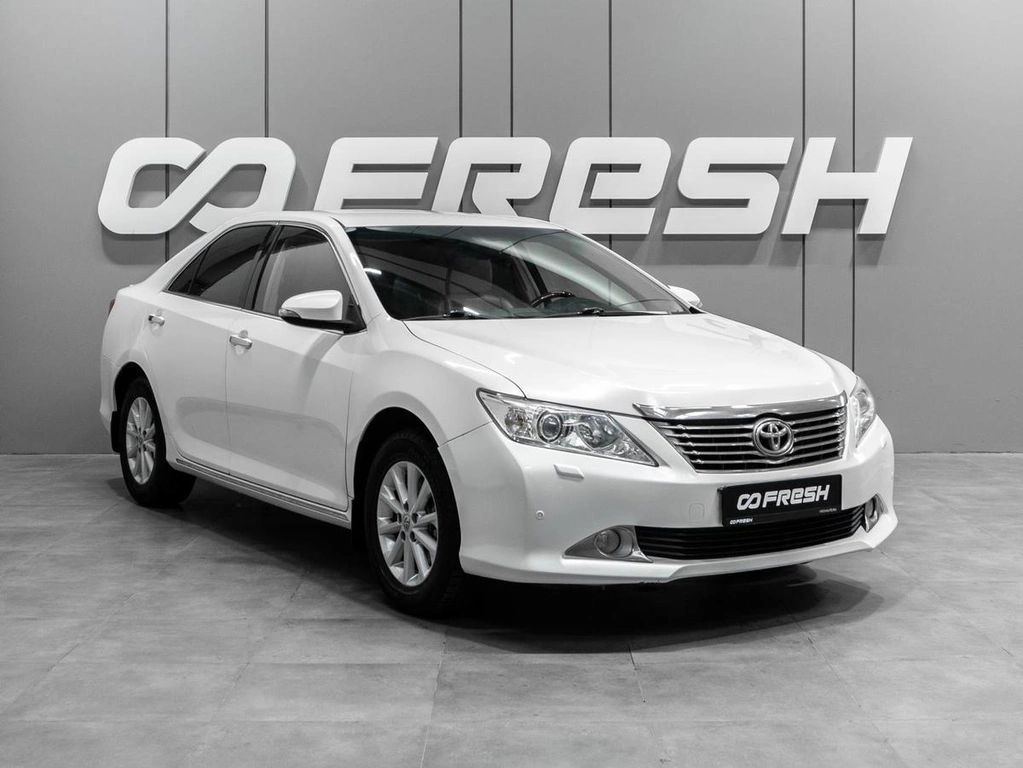 Седан Toyota Camry 2012 года, 1699000 рублей, Тюмень