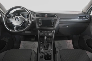 Внедорожник Volkswagen Tiguan 2018 года, 2459000 рублей, Кемерово