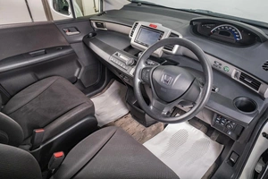 Минивэн Honda Freed 2013 года, 1249000 рублей, Томск