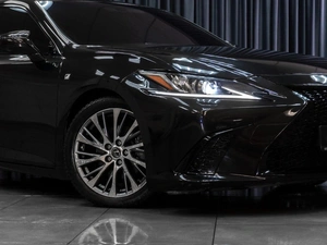 Седан Lexus ES 2019 года, 3649000 рублей, Тюмень