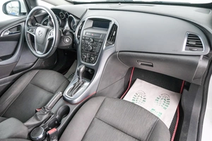 Хетчбэк Opel Astra GTC 2012 года, 869000 рублей, Красноярск