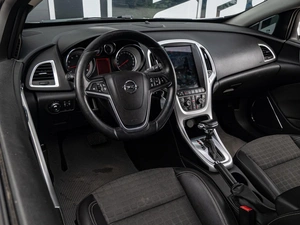 Хетчбэк Opel Astra 2014 года, 865000 рублей, Краснодар