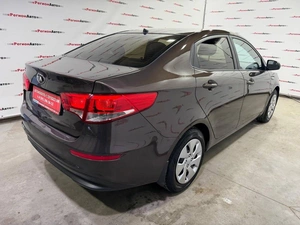 Седан Kia Rio 2016 года, 935000 рублей, Красноярск
