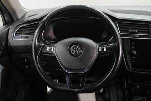 Внедорожник Volkswagen Tiguan 2018 года, 2689000 рублей, Новокузнецк