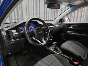 Хетчбэк Kia Rio X-Line 2018 года, 1470000 рублей, Красноярск