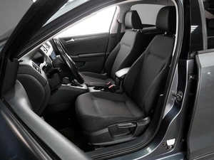 Седан Volkswagen Jetta 2013 года, 1049000 рублей, Тюмень