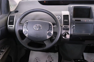 Лифтбек Toyota Prius 2008 года, 689000 рублей, Омск