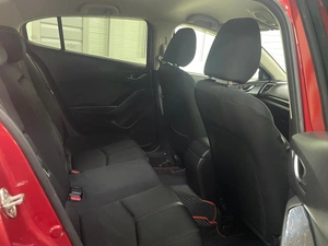 Седан Mazda Axela 2016 года, 1320000 рублей, Ачинск
