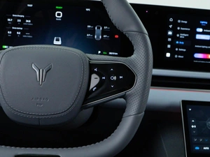 Седан Voyah Passion 2023 года, 3949050 рублей, Москва