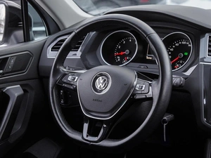 Внедорожник Volkswagen Tiguan 2019 года, 2350000 рублей, Волгоград