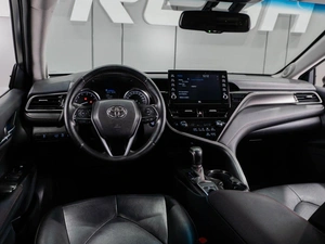 Седан Toyota Camry 2021 года, 2749000 рублей, Тюмень