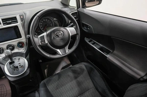 Хетчбэк Toyota Ractis 2012 года, 849000 рублей, Новокузнецк