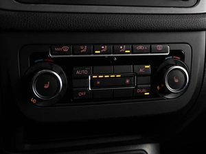 Внедорожник Volkswagen Tiguan 2010 года, 1284000 рублей, Тюмень