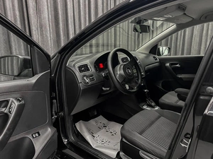Седан Volkswagen Polo 2012 года, 749000 рублей, Ачинск