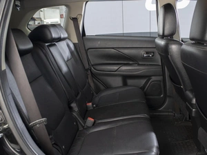 Внедорожник Mitsubishi Outlander 2015 года, 1850000 рублей, Омск