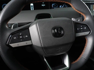 Лифтбек Changan UNI-V 2023 года, 2455000 рублей, Красный Пахарь