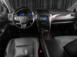 Седан Toyota Camry 2015 года, 2409000 рублей, Тюмень