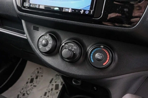 Хетчбэк Toyota Vitz 2019 года, 959000 рублей, Красноярск