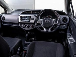 Хетчбэк Toyota Vitz 2016 года, 970000 рублей, Краснодар