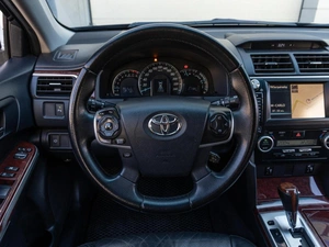 Седан Toyota Camry 2012 года, 1599000 рублей, Саратов