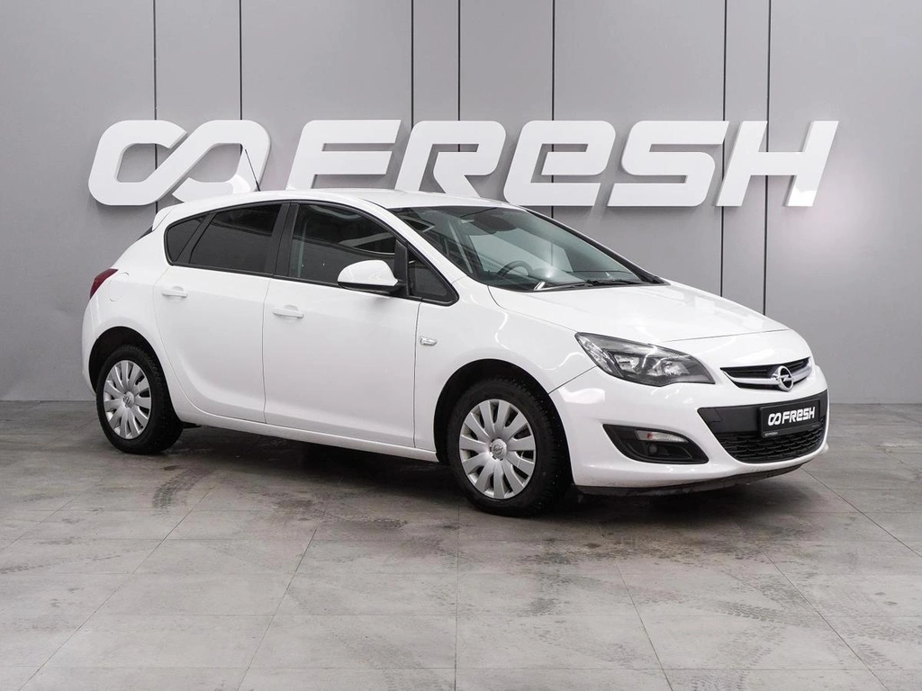 Хетчбэк Opel Astra 2013 года, 899000 рублей, Воронеж