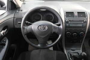 Седан Toyota Corolla 2008 года, 849000 рублей, Омск