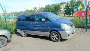 Минивэн Nissan Serena 2001 года, 500000 рублей, Красноярск