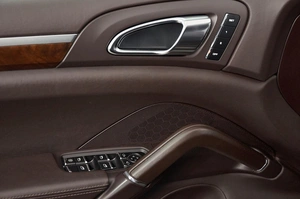 Внедорожник Porsche Cayenne 2011 года, 2757000 рублей, Красноярск