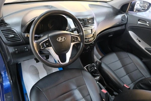 Хетчбэк Hyundai Solaris 2012 года, 619000 рублей, Омск