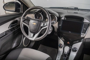 Седан Chevrolet Cruze 2011 года, 669000 рублей, Томск