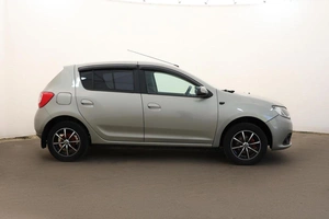 Хетчбэк Renault Sandero 2014 года, 777000 рублей, Орёл